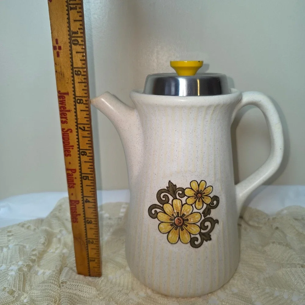 Festive by‎ International Stoneware Coffee Pot Vintage 1970s Floral Japan 9.5in
